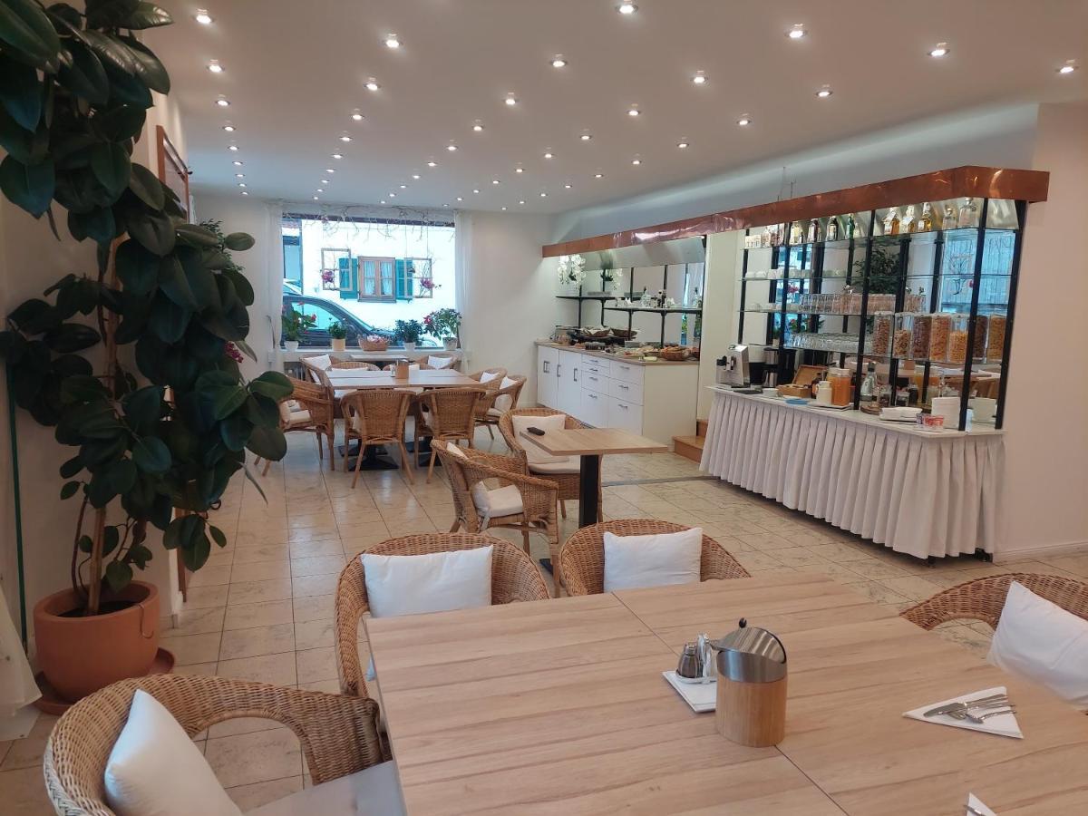 Gaestehaus U Ferienwohnungen Veronika Incl Fruehstuecksbuffet Und Koenigscard Mit 200 Kostenlosen Attraktionen Unterammergau Exterior photo